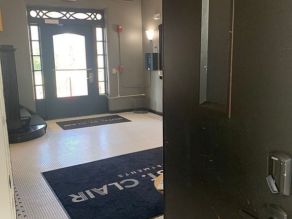 5th image of 340 Saint Clair Ave APT 102