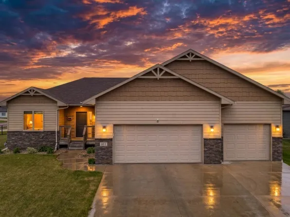 811 S Discovery Ave, Sioux Falls, SD 57106