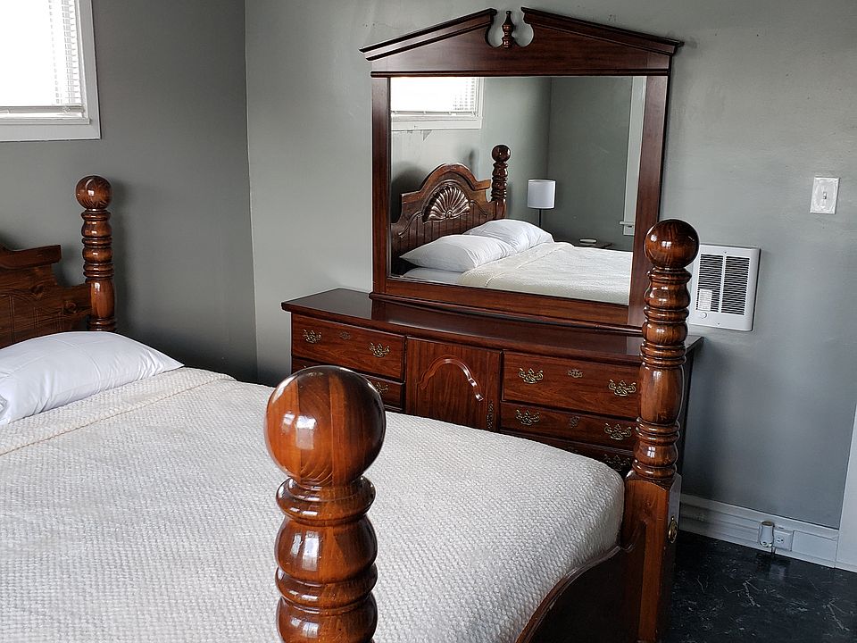 1st image of 4063 Howland St Floor 2