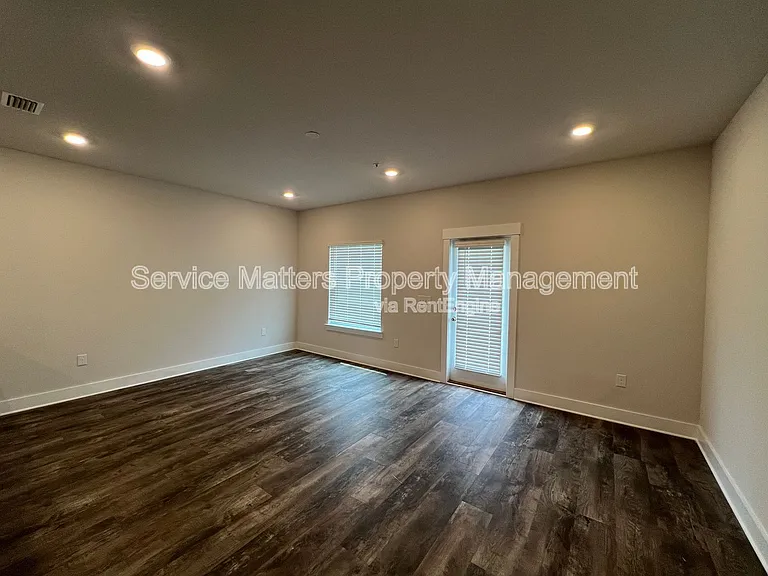 1615 Iroquois Ct — Photo 5