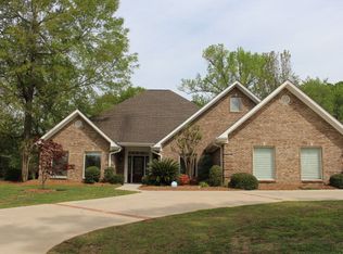 16 Summer Trace Blvd, Laurel, MS 39440