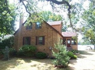133 Edgewater Dr, Crystal Lake, IL