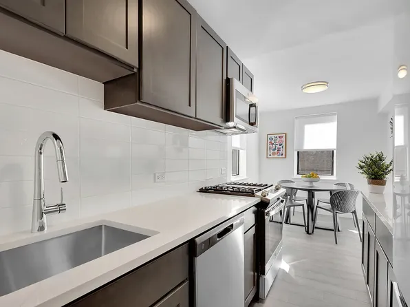 2420 Morris Avenue image 1 of 5