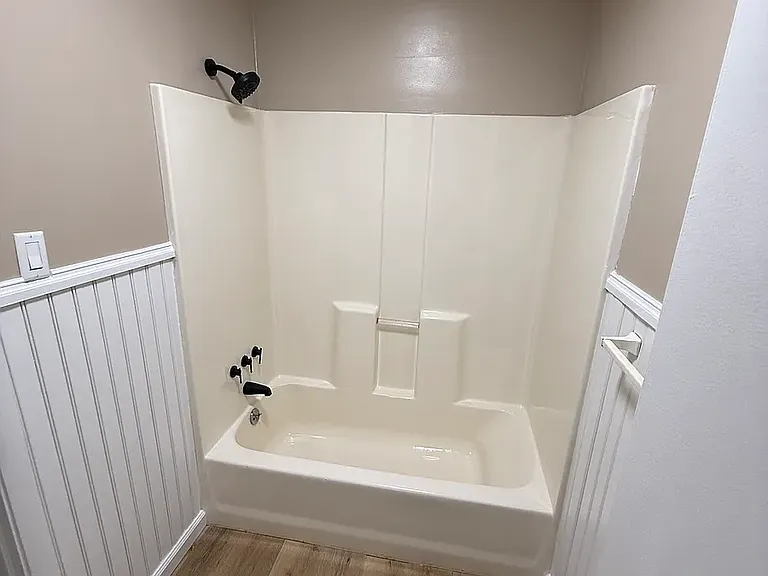1458 Blaine Dr — Photo 6