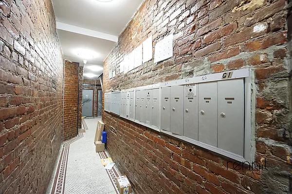 Rented by Rennit Inc. | media 21