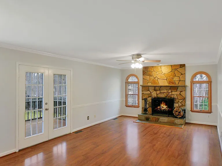1332 Redwood Cir — Photo 7
