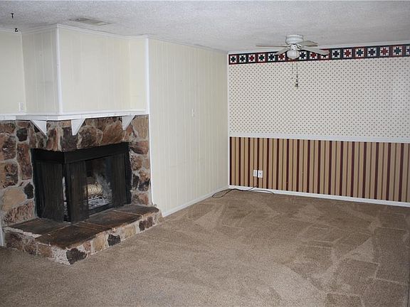 3rd image of 111 Magnolia Ln
