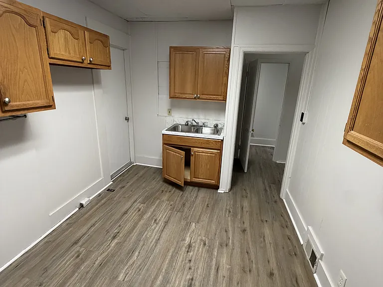 422 W High St #1 — Photo 3