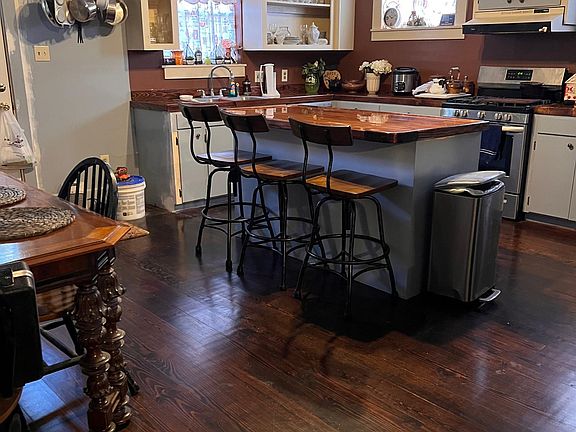 Large kitchen for entertainment