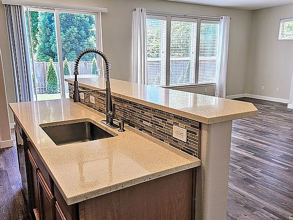 Quartz counter. S/S sink