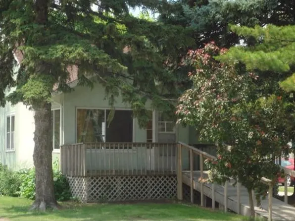 8 2nd St NW, Dilworth, MN 56529