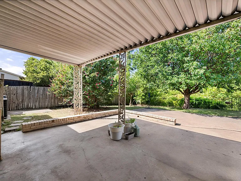 8351 Lullwater Dr — Photo 26