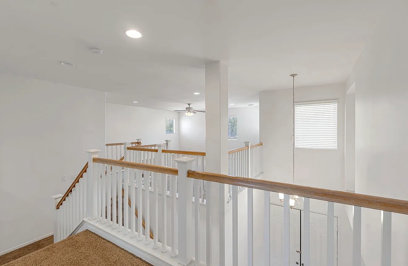 5 bed, 3270 sqft, $3,950 — Photo 1