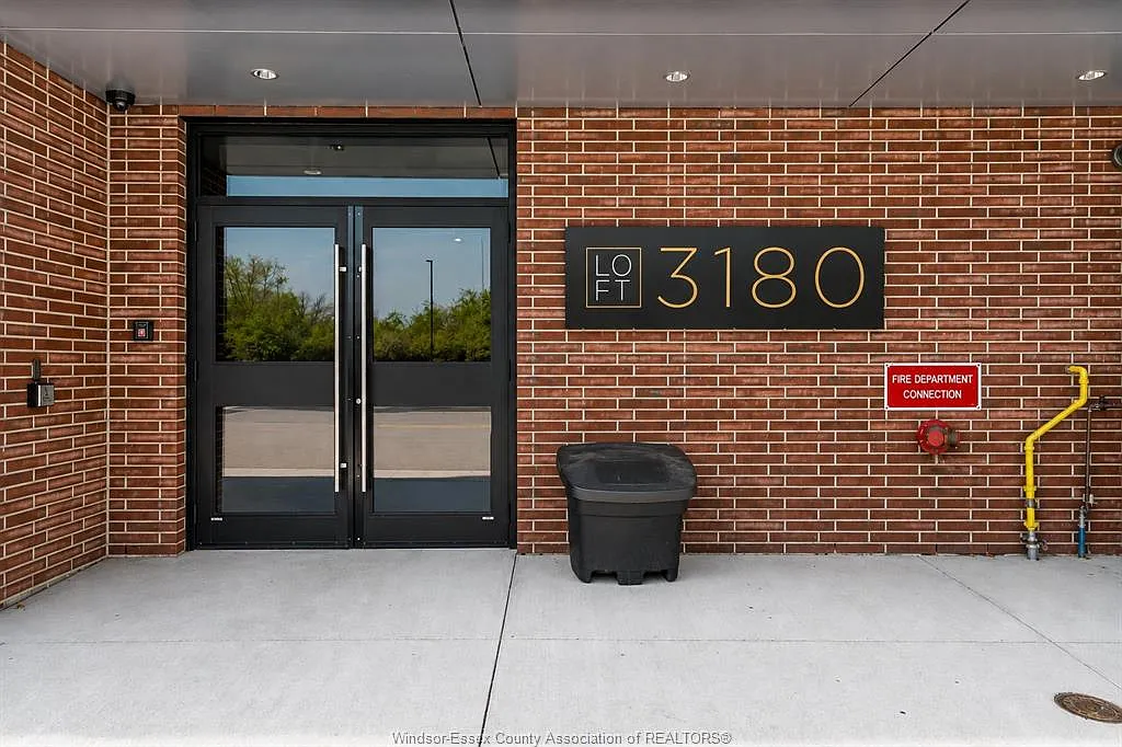2 bed, 1287 sqft, $2,295 — Photo 3