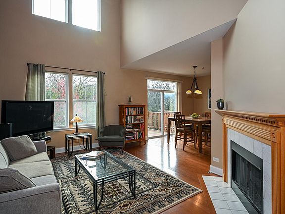 5th image of 147 Tanglewood Dr #A