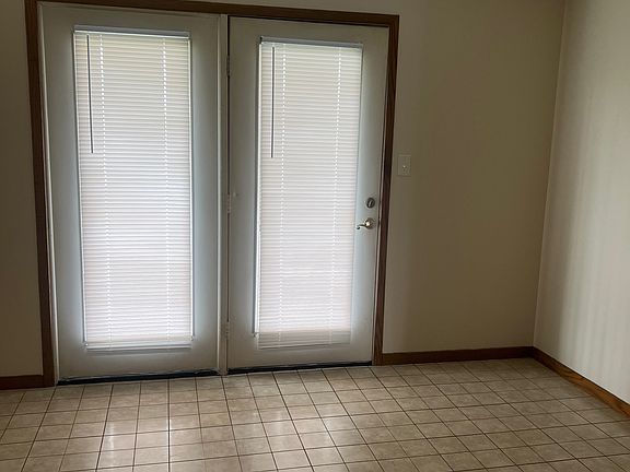 3rd image of 403 E Pershing Ave #C