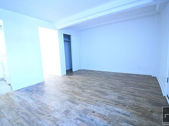 2nd image of 2113 28th St #1