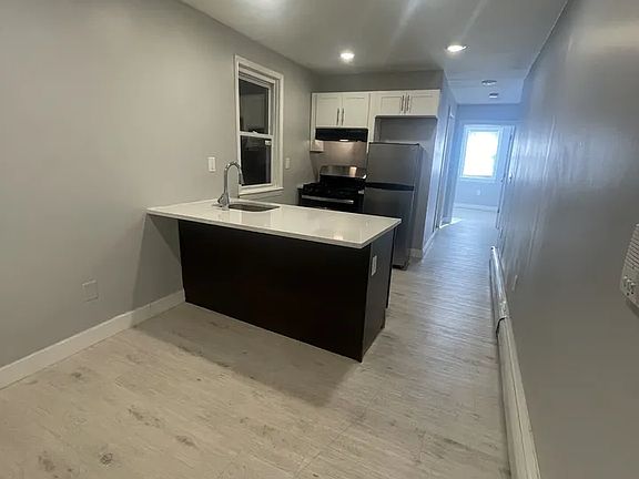 4th image of 212 Zabriskie St #0