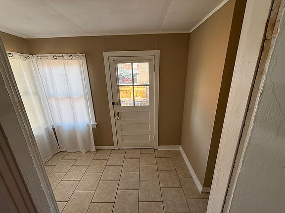 5th image of 3238 Mount Pleasant St