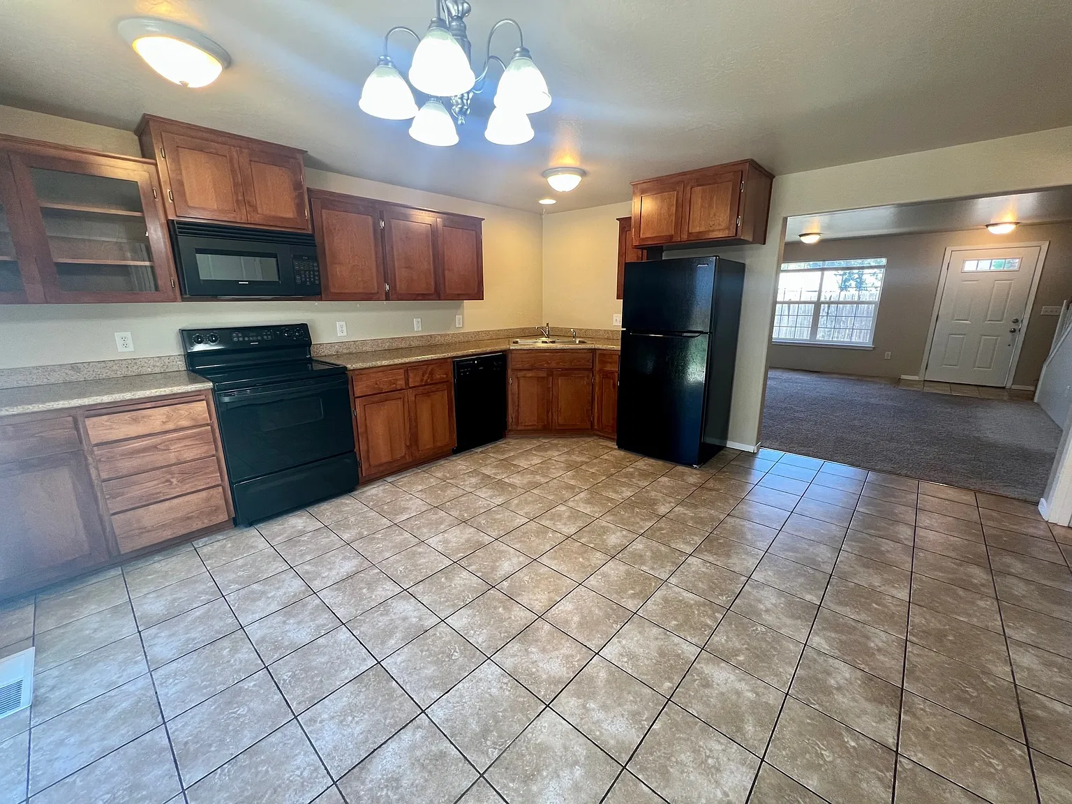 625, ID # 173 North Royal Avenue - 1 — Photo 2