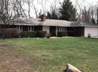 52832 Highland Dr, South Bend, IN 46635