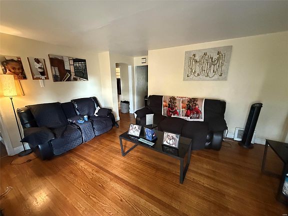 2nd image of 402 Millman Dr