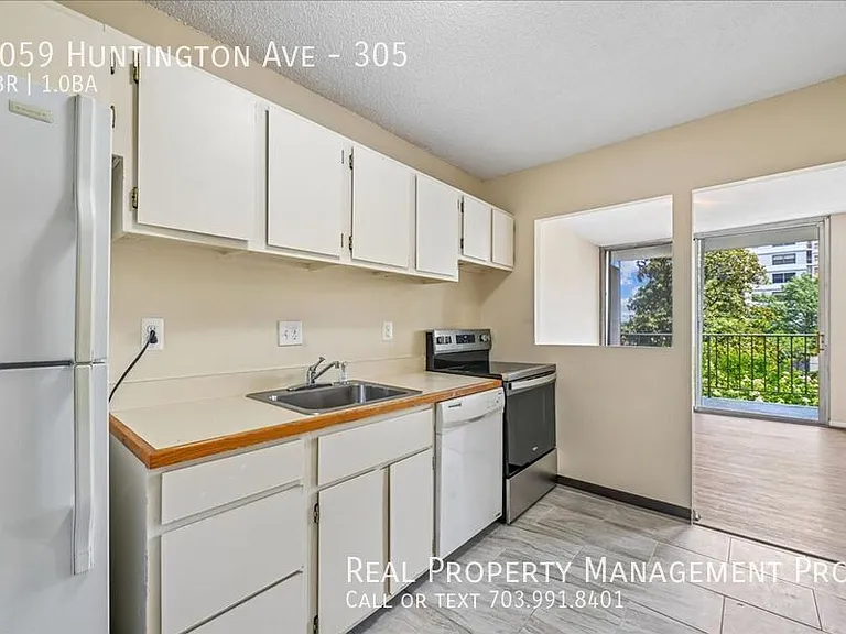 2059 Huntington Ave #305 — Photo 14