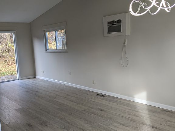 3rd image of 1637 Seth Robert Dr Unit B