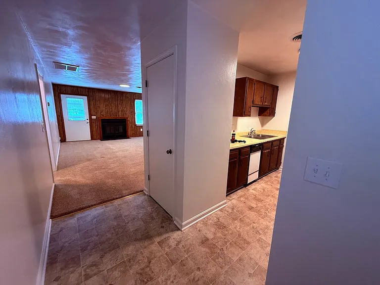 1407 Toms Creek Rd #17 — Photo 1