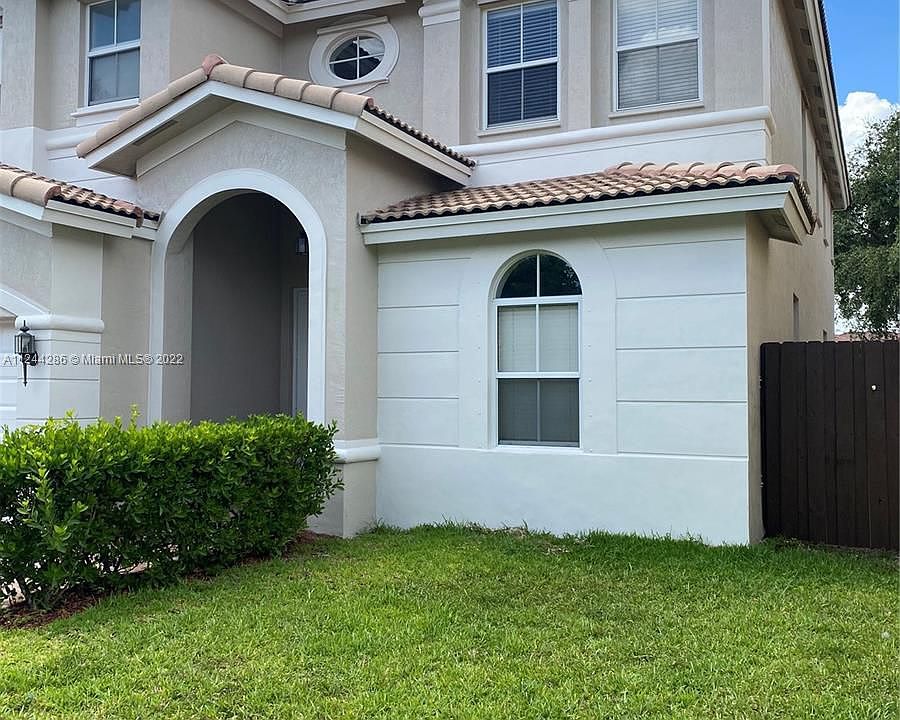 1st image of 11028 NW 80th Ln