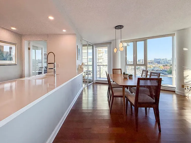 1383 Marinaside Cres #1702 — Photo 11