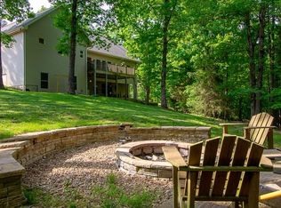 35 Village Rd, Rogers, AR 72756