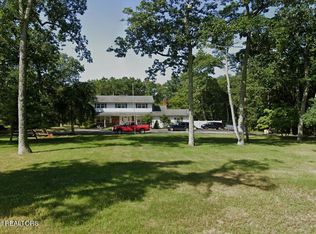 300 Clearstream Rd, Jackson, NJ 08527