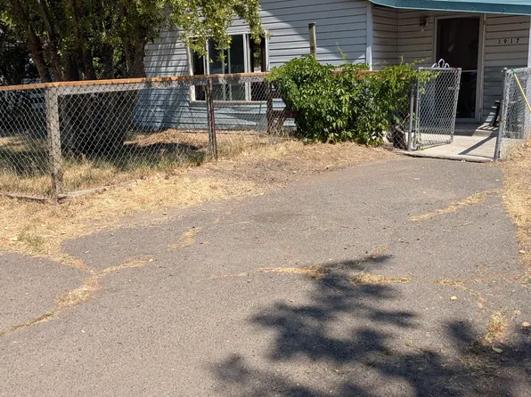 3917 Altamont Dr, Klamath Falls, OR 97603