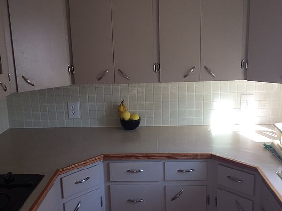 4th image of 908 Winslow Ave