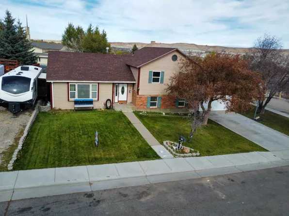 195 Grand View Dr, Green River, WY 82935