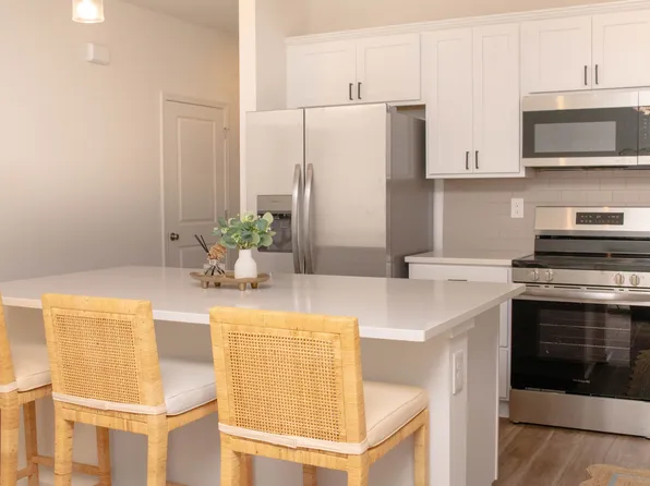 Magnolia Point Cottages & Townhomes