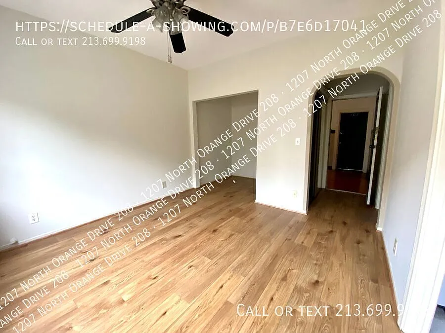 $0 Security Deposit A Charming Upper Studio Hollywood Gateway — Photo 2
