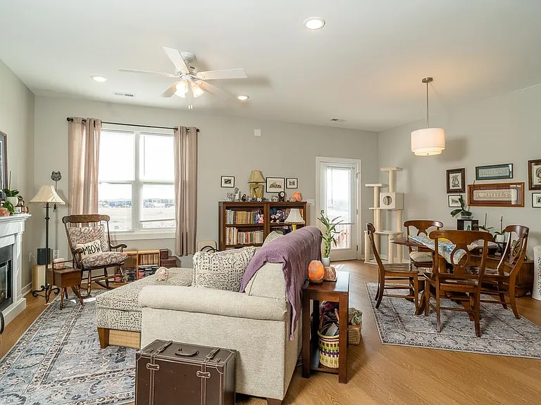1559 Crownpoint Dr #206 — Photo 8