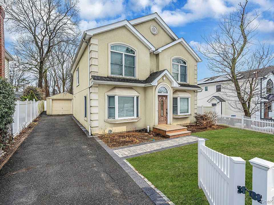 1st image of 18 E Lyons Street