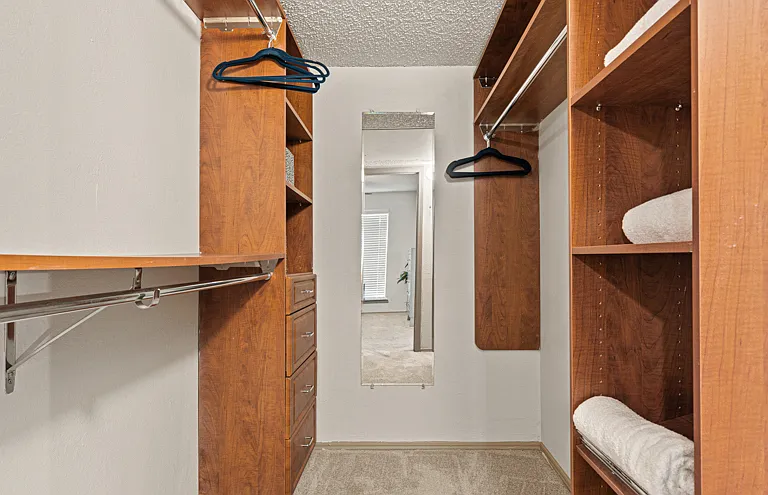 Parc Plaza Apartments — Photo 43