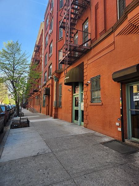 1st image of 2364 Douglas Ave #5B