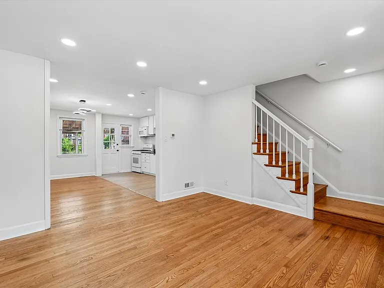 1612 Hardwick Rd — Photo 8