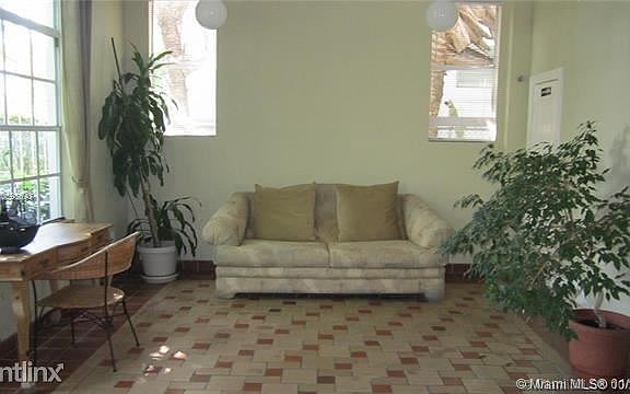 4th image of 1008 Jefferson Ave APT 102