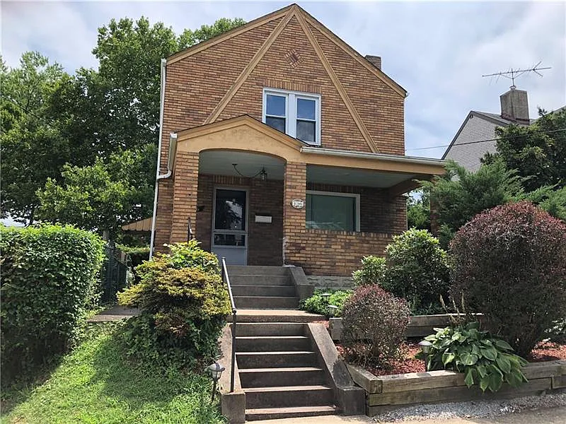 136 Whipple St photo 1
