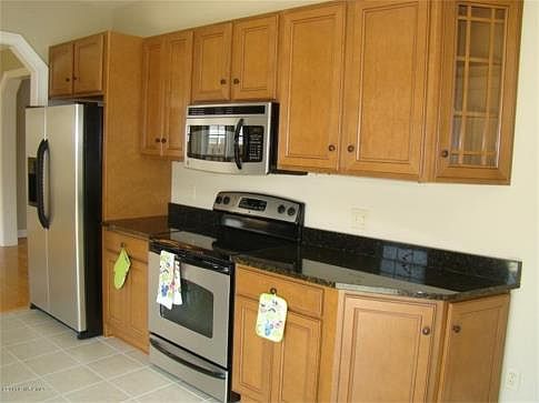 4th image of 305 S Hill Dr