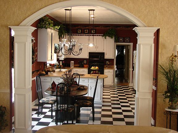 ENTRANCE IN KITCHEN