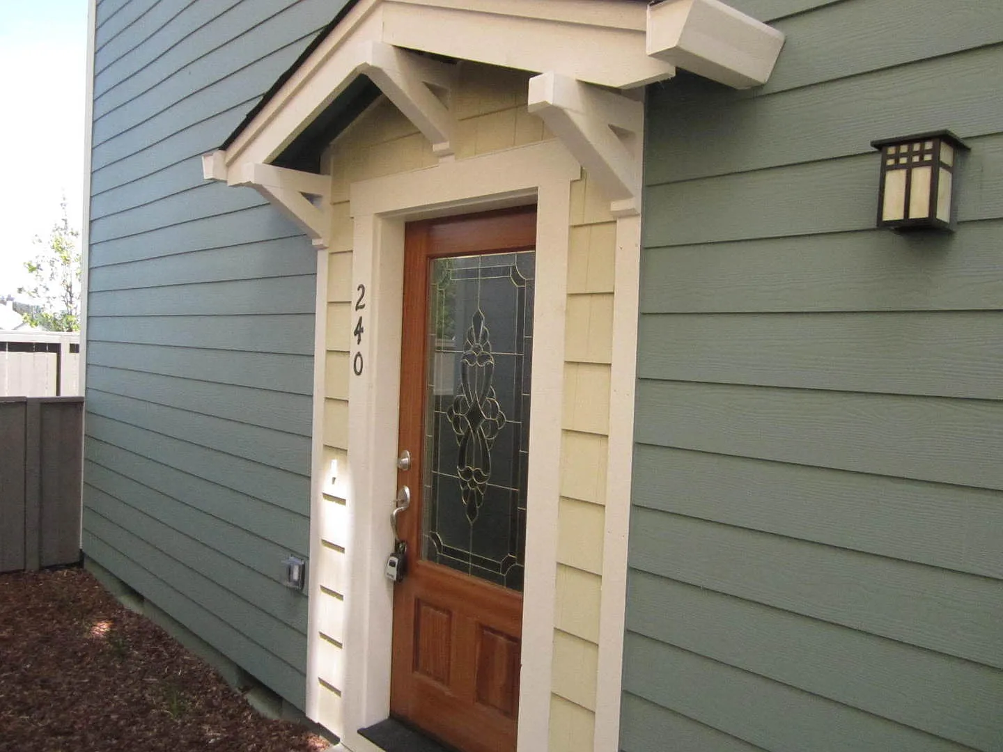 Charming 3 Story Town Home for Rent — Photo 2