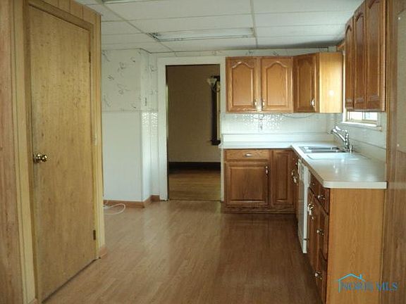 2nd image of 1723 Milroy St