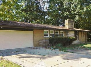 1666 Oakham Rd, Euclid, OH 44117